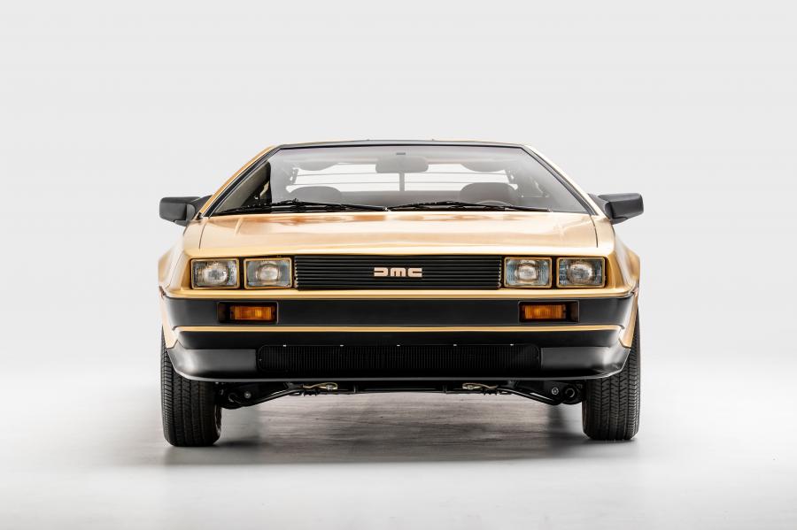  DeLorean DMC-12 Goldplated 1981 года  (фото 13 из 15)